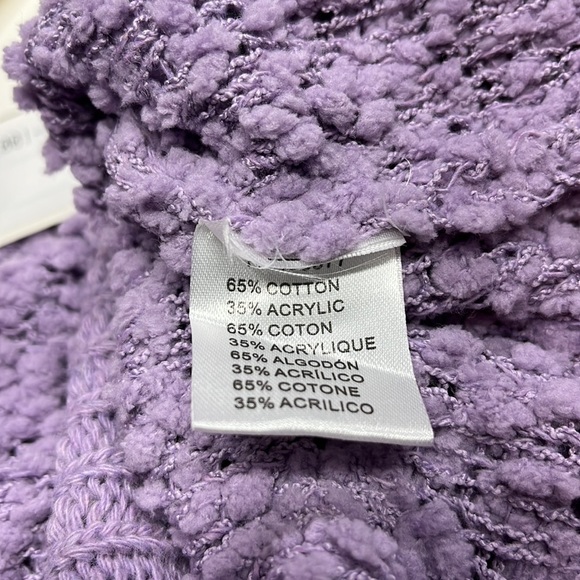 Lilac Sweater Size M/L, hooded, oversized, new with tags - Picture 4 of 5